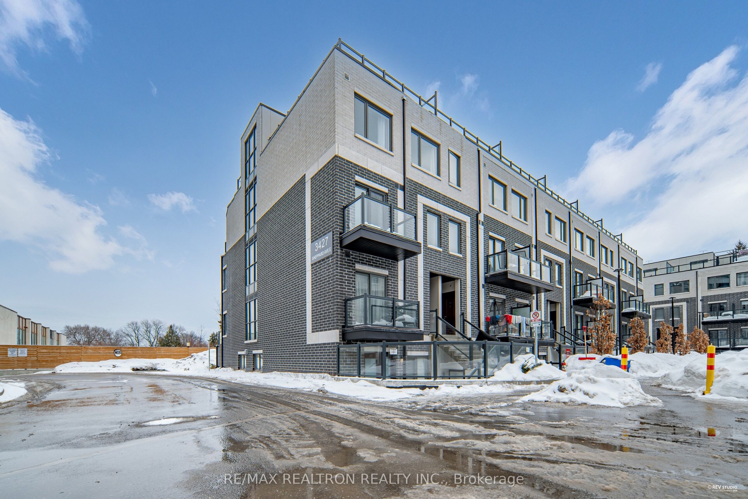 For Lease: 3427 Sheppard Avenue E 308, Toronto E05, ON M1T 0C5, Toronto E05, ON