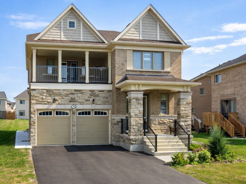 For Lease: 226 Miyako Court Main, Oshawa, ON L1L 0R7, Oshawa, ON