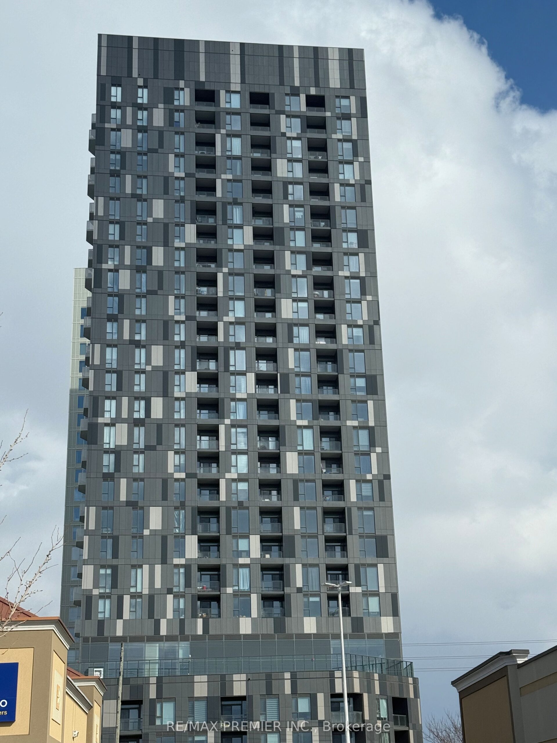 For Lease: 10 Abeja Street 1121, Vaughan, ON L4K 0R4, Vaughan, ON