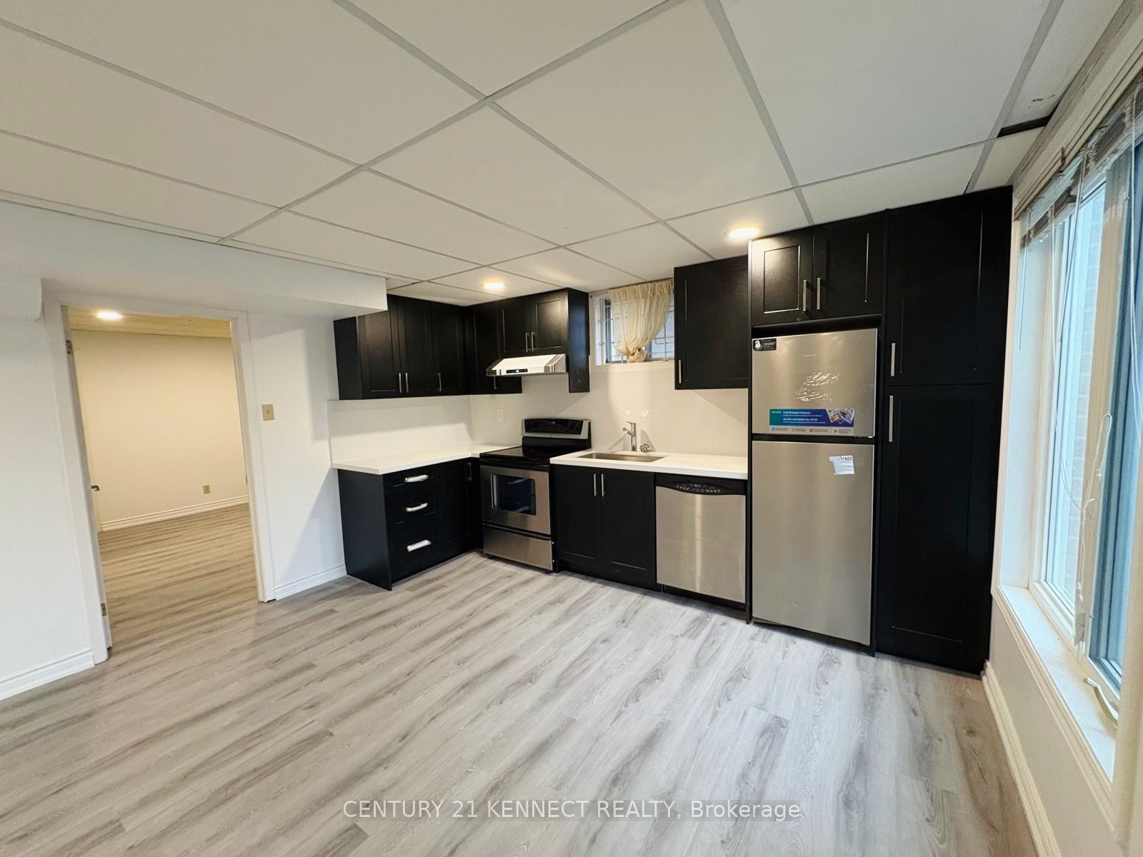 For Lease: 33 Somerset Crescent Basement, Richmond Hill, ON L4C 8N5, Richmond Hill, ON