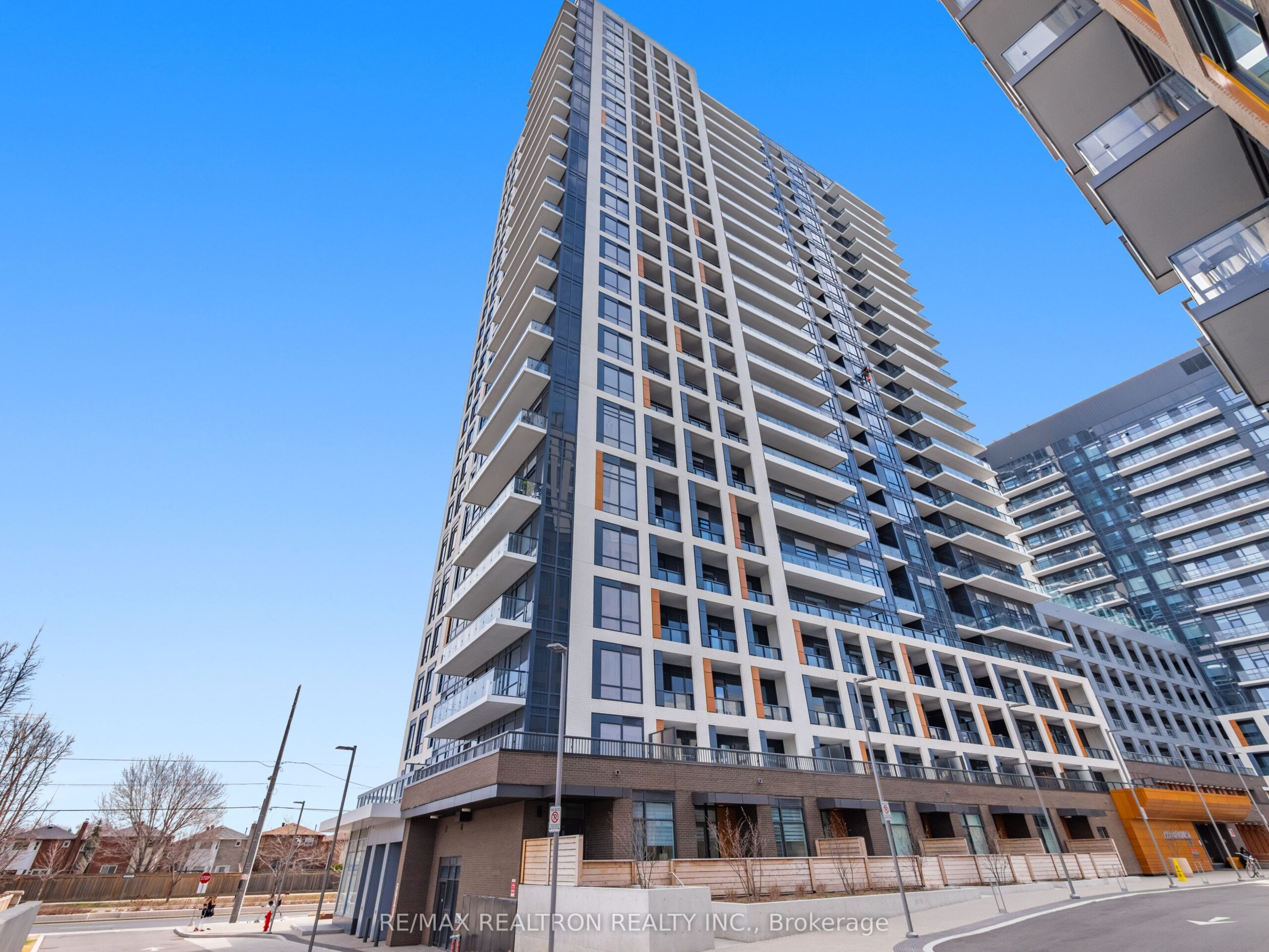 For Lease: 7950 Bathurst Street 0911 Tower B, Vaughan, ON L4J 0L4, Vaughan, ON