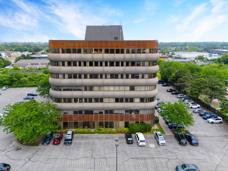For Lease: 690 Dorval Drive 500, Oakville, ON L6K 3V7, Oakville, ON