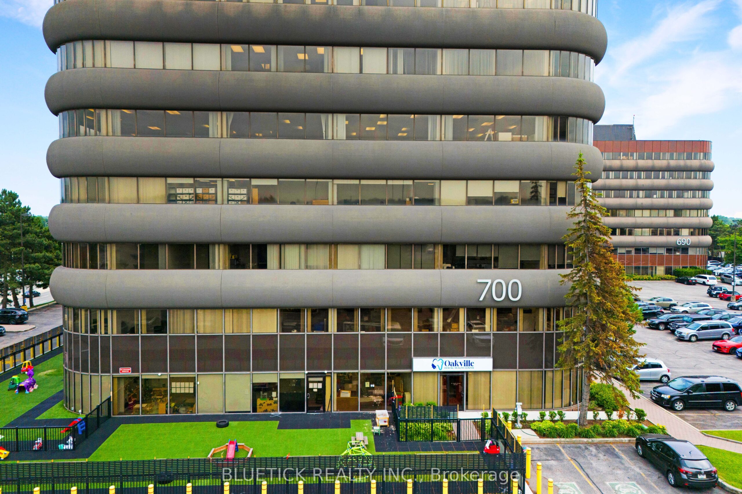 For Lease: 700 Dorval Drive 300, Oakville, ON L6K 3V7, Oakville, ON