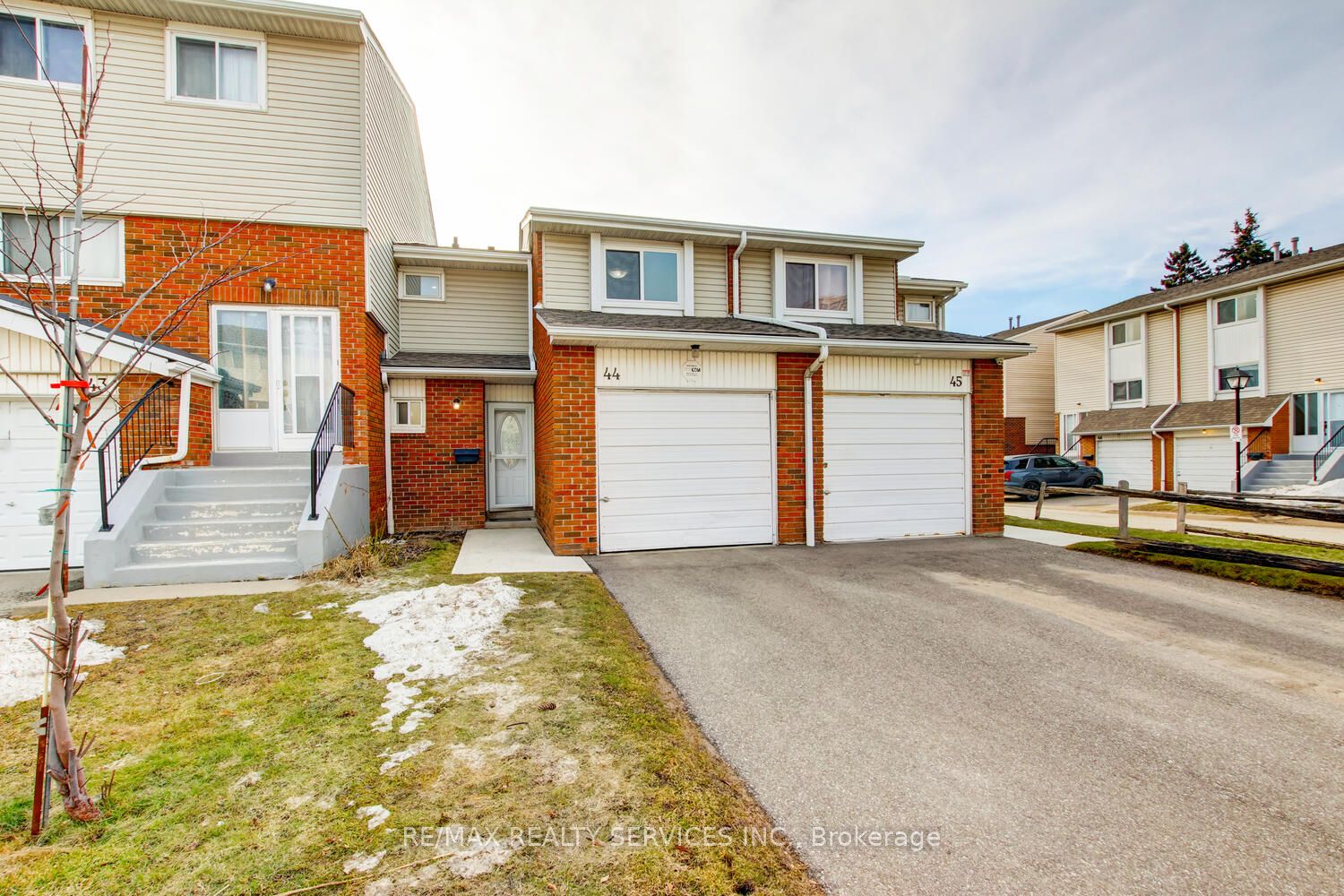 For Sale: 44 Franklin Court 49, Brampton, ON L6T 3Z1, Brampton, ON