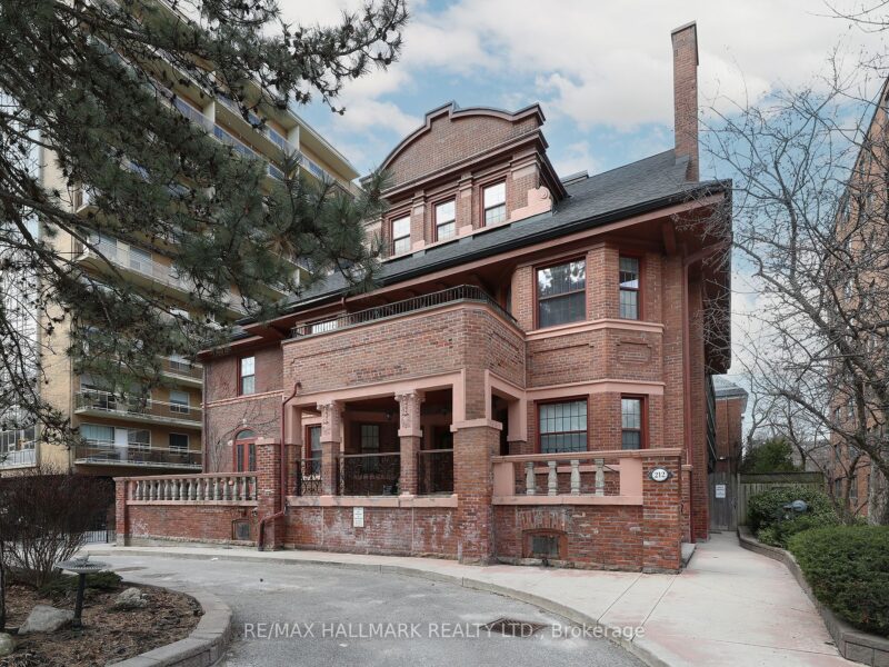 For Sale: 212 St. George Street 106, Toronto C02, ON M5R 2N5, Toronto C02, ON