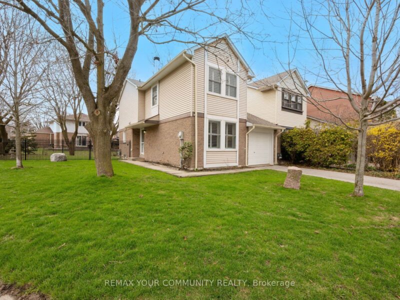For Sale: 4 Sandusky Crescent, Aurora, ON L4G 3N4, Aurora, ON