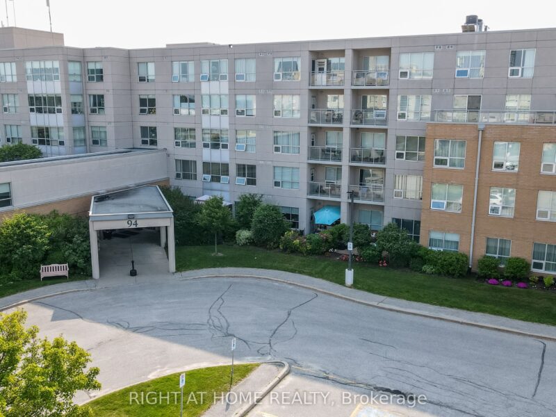 For Sale: 94 Dean Avenue 417, Barrie, ON L4N 0M3, Barrie, ON