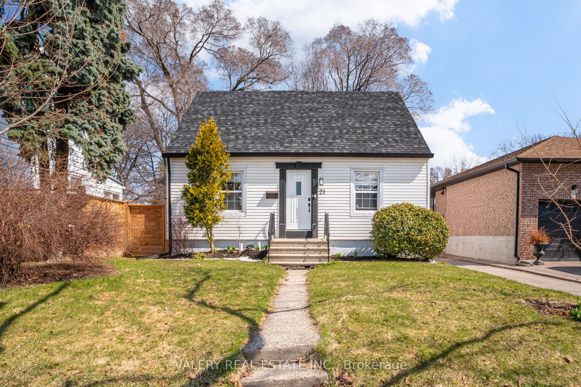 For Sale: 21 Avon Park Drive, Toronto W07, ON M8Z 3X4, Toronto W07, ON