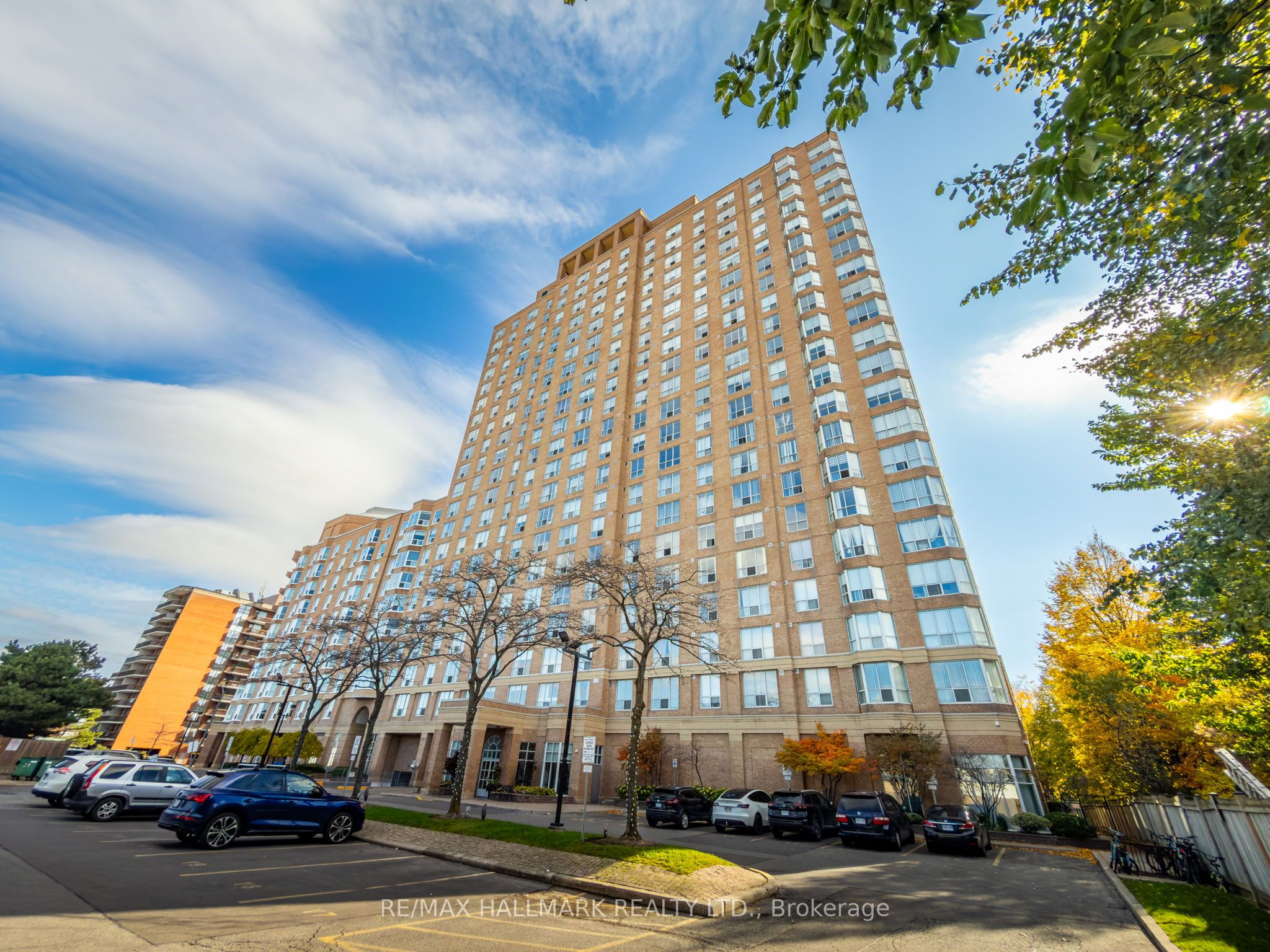 For Sale: 21 Overlea Boulevard 1801, Toronto C11, ON M4H 1P2, Toronto C11, ON