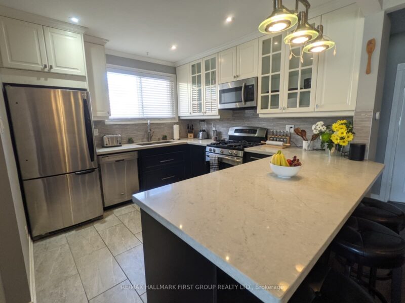 For Lease: 15 Thorncroft Crescent, Ajax, ON L1S 2S1, Ajax, ON