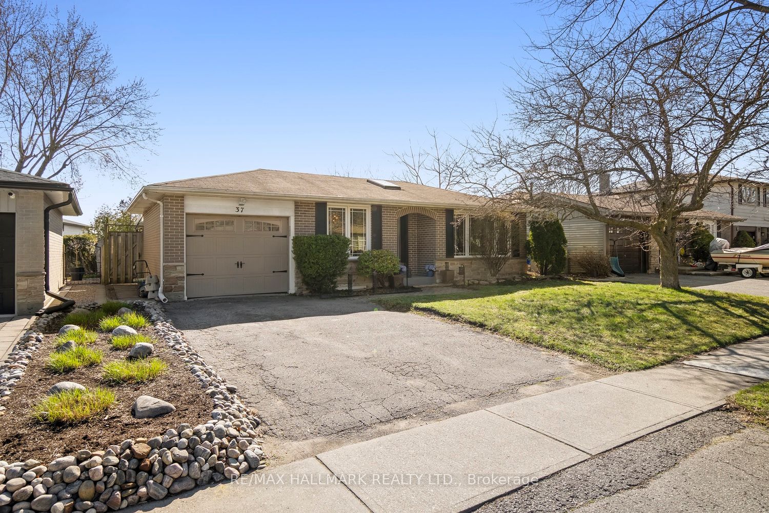 For Sale: 37 Lewin Crescent, Ajax, ON L1S 3A2, Ajax, ON