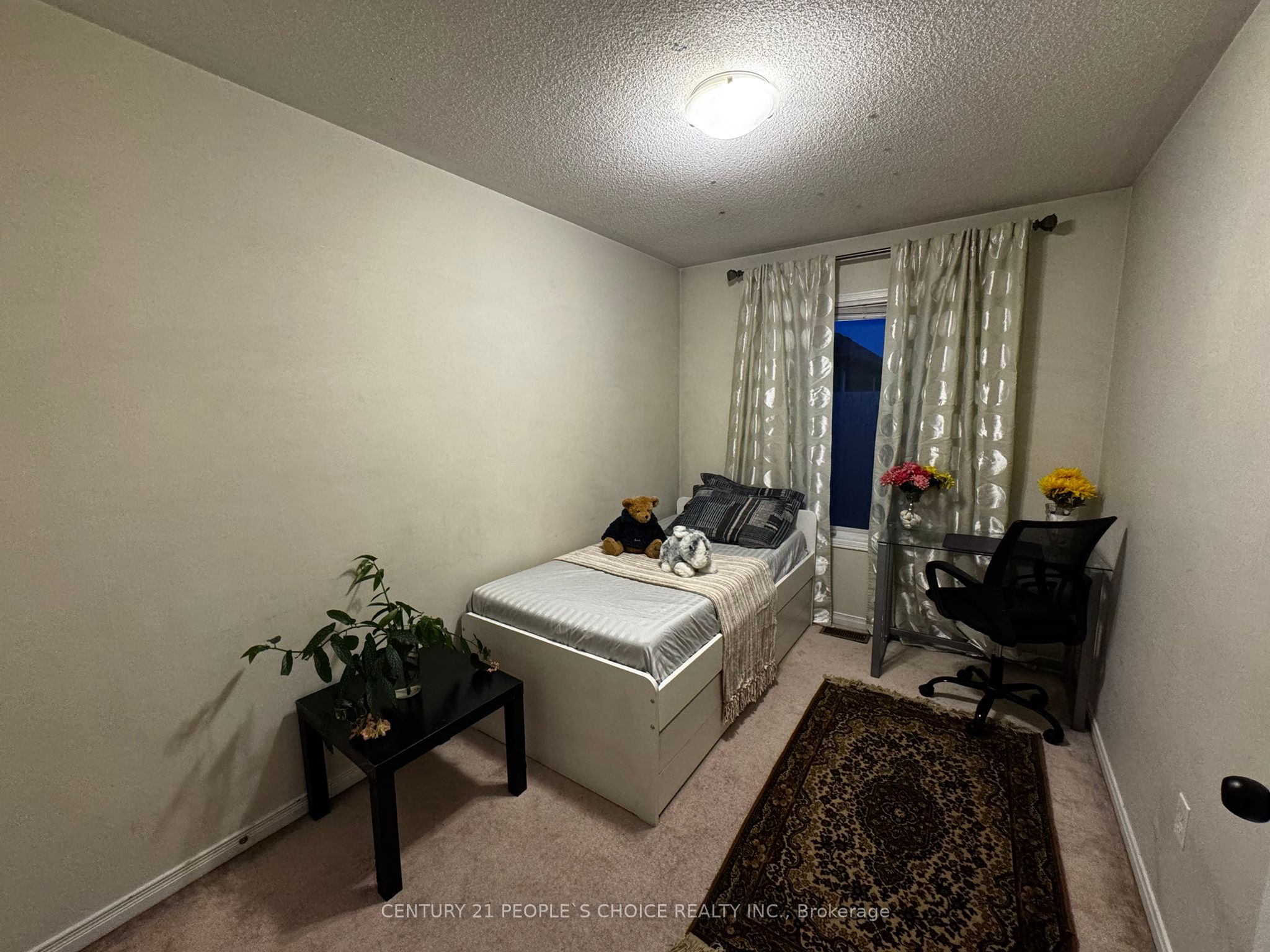 For Lease: 409 Aspendale Crescent Upper-bedroom, Mississauga, ON L5W 0E7, Mississauga, ON
