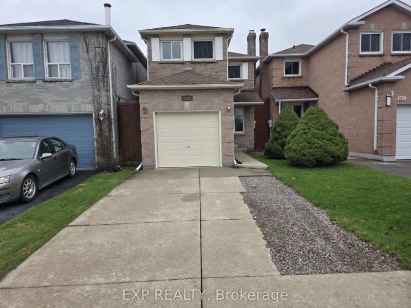 For Lease: 1296 Valerie Crescent W, Oakville, ON L6J 7E5, Oakville, ON