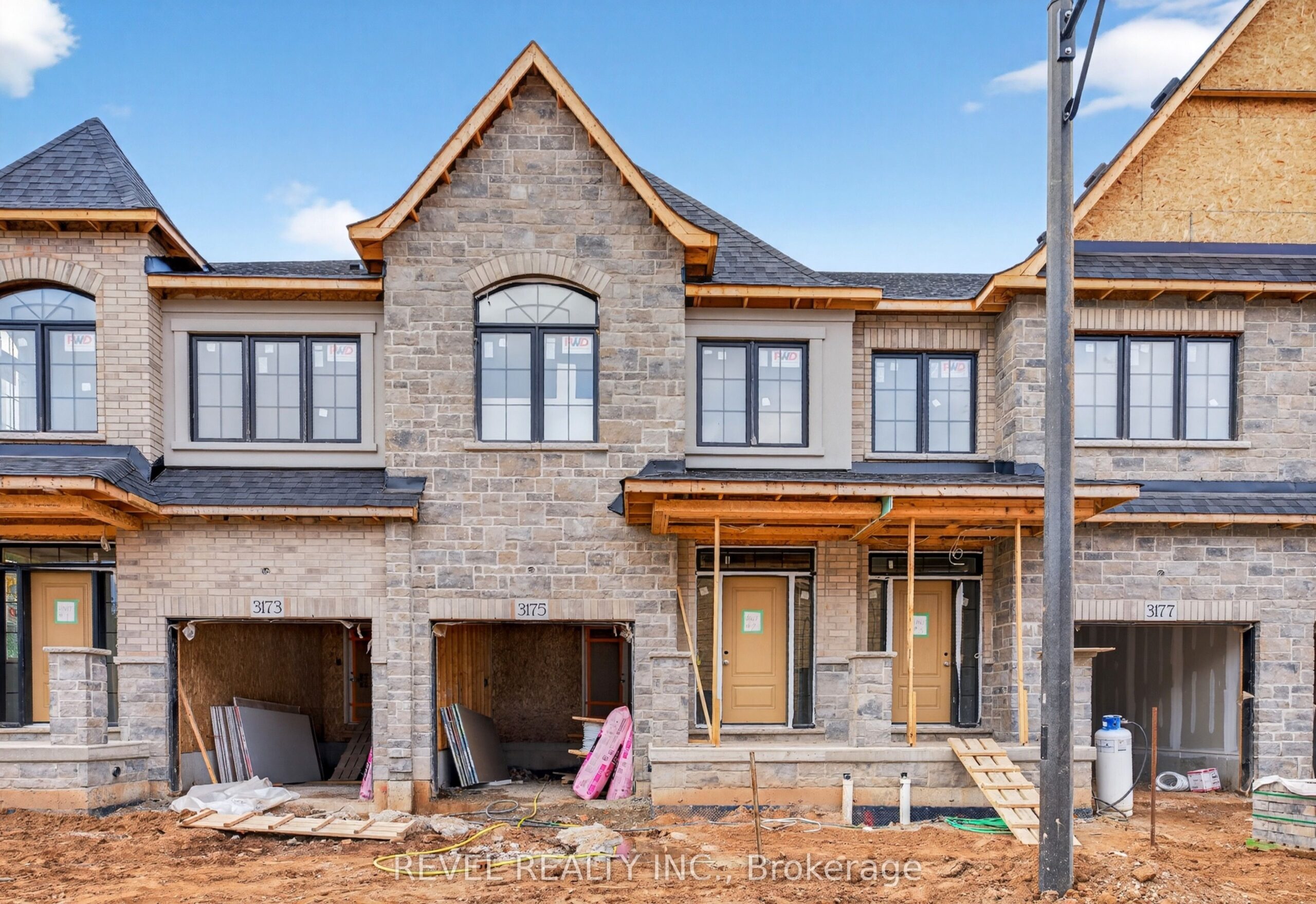 For Sale: 600 Maplehill Drive 2, Burlington, ON L7N 2W3, Burlington, ON