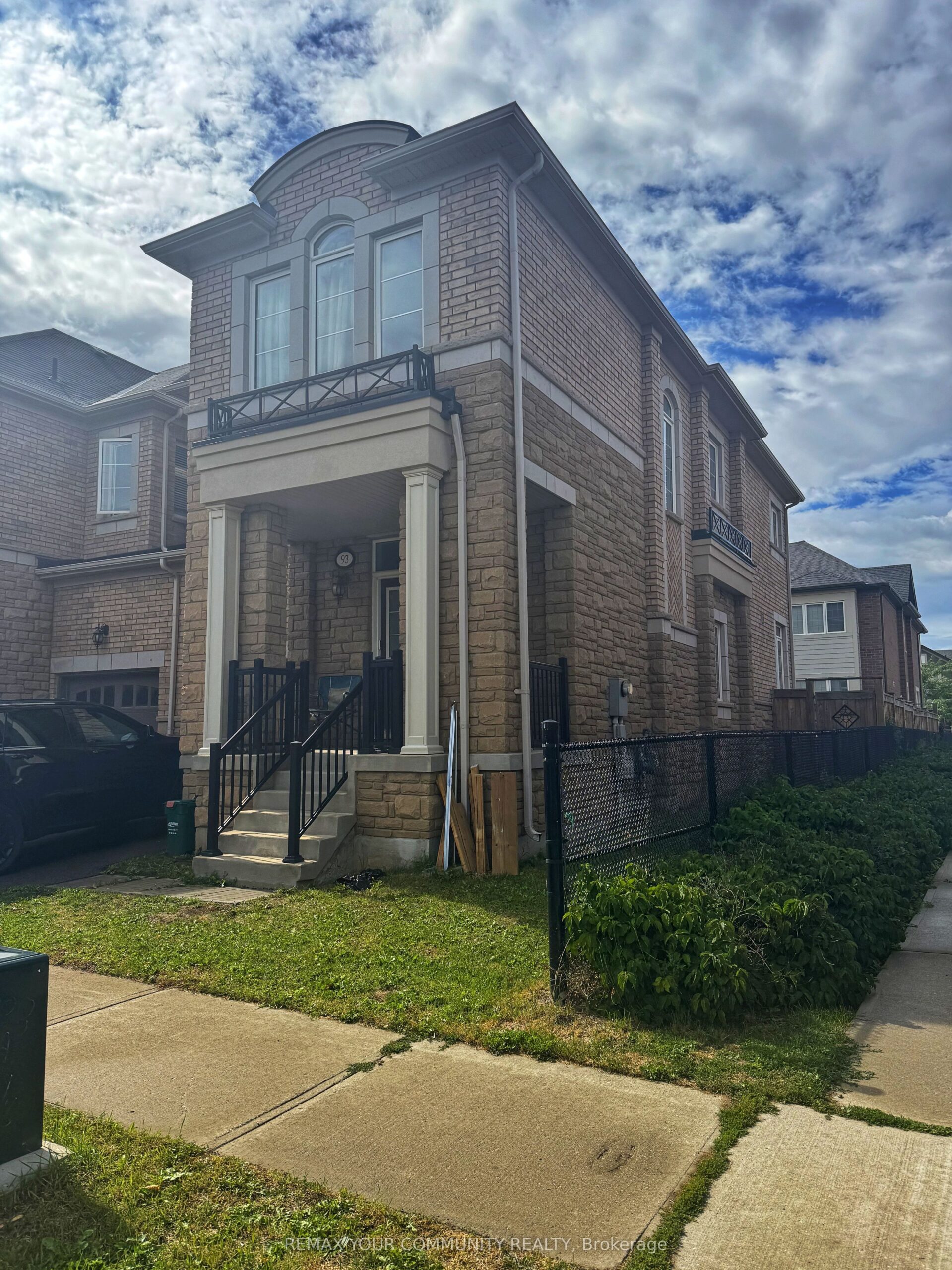 For Lease: 93 HUGUENOT Road N, Oakville, ON L6H 0M3, Oakville, ON