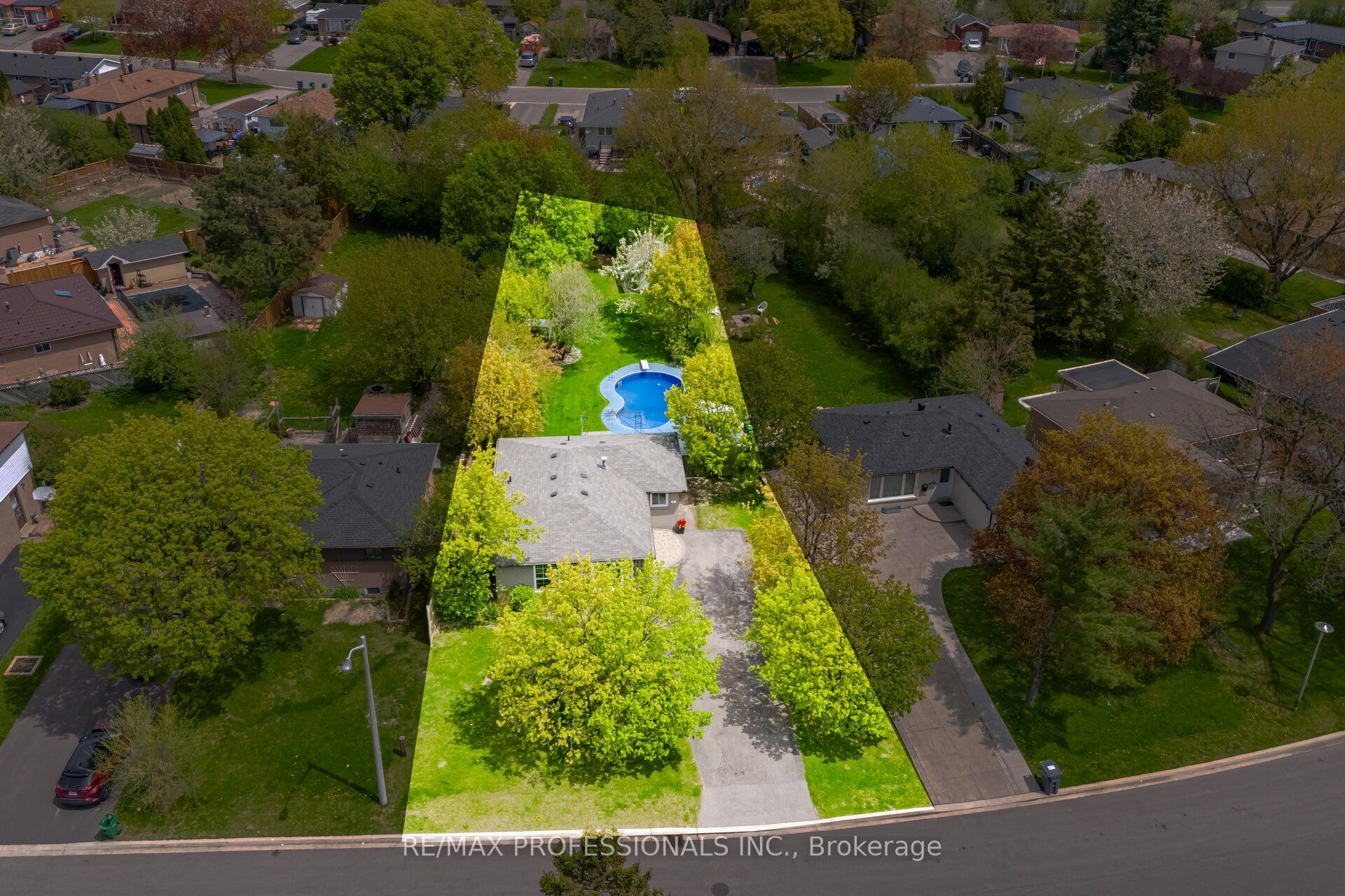 For Sale: 5 Flavian Crescent, Brampton, ON L6T 3P2, Brampton, ON