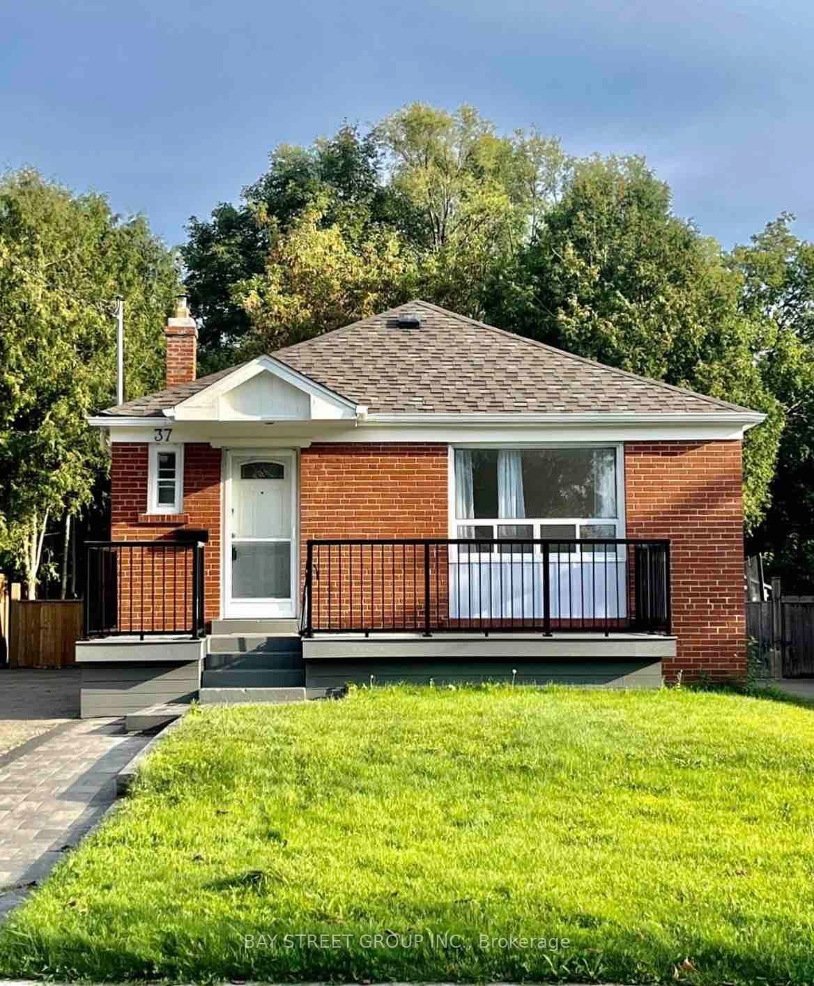 For Lease: 37 Bayard Avenue Main Floor, Toronto E04, ON M1R 4A4, Toronto E04, ON