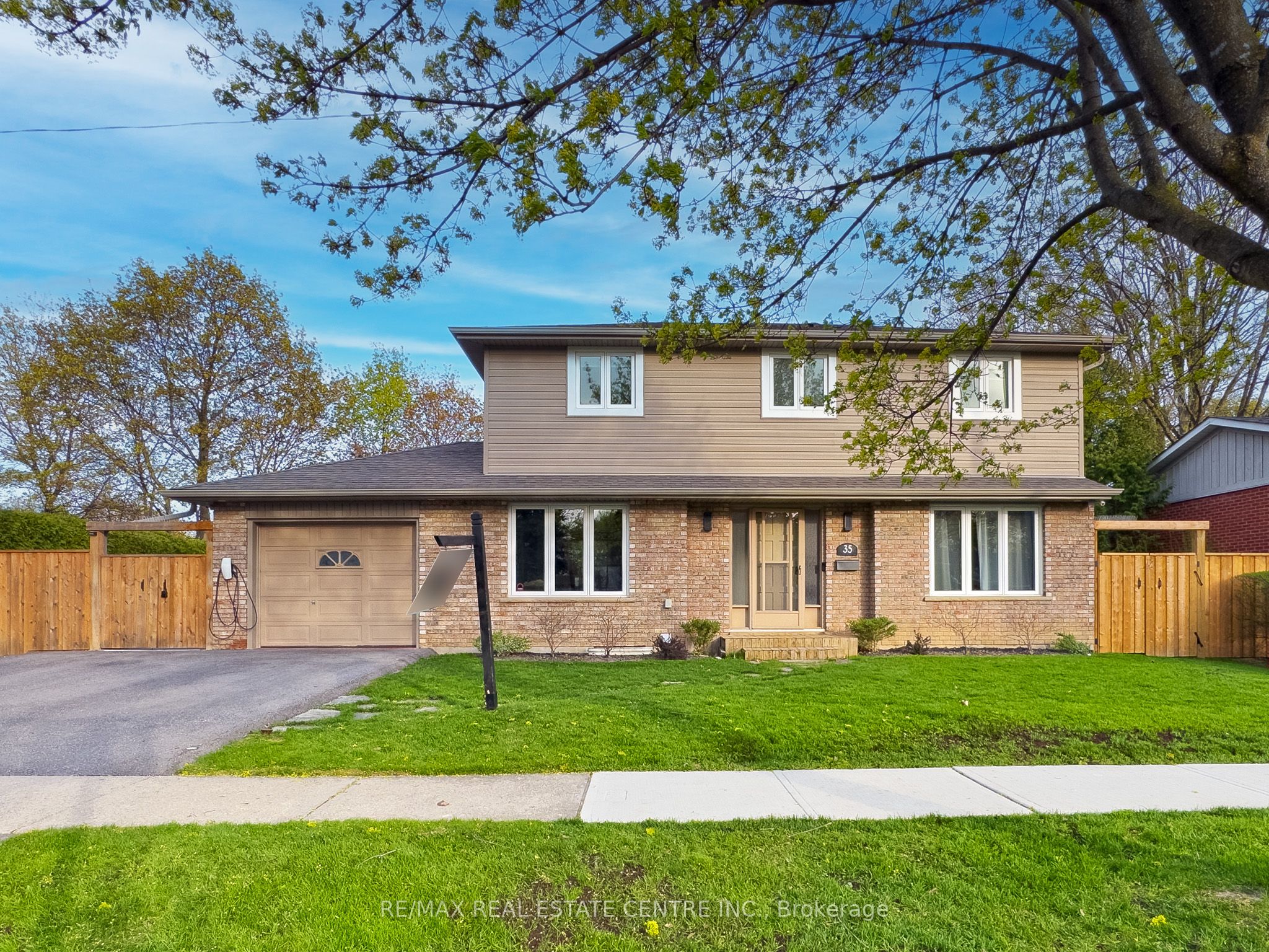 For Sale: 35 Treleaven Drive, Brampton, ON L6Y 1X7, Brampton, ON