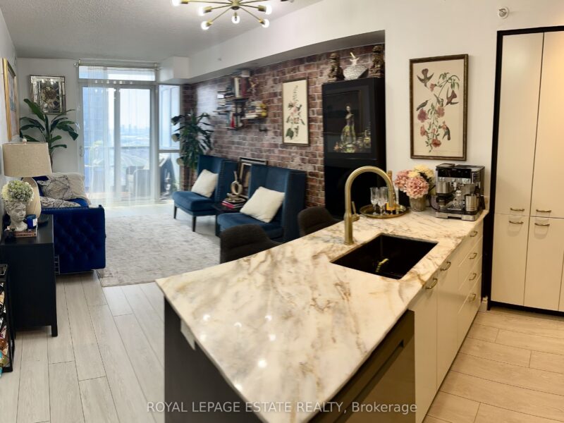 For Lease: 5 Valhalla Inn Road 2805, Toronto W08, ON M9B 0B1, Toronto W08, ON