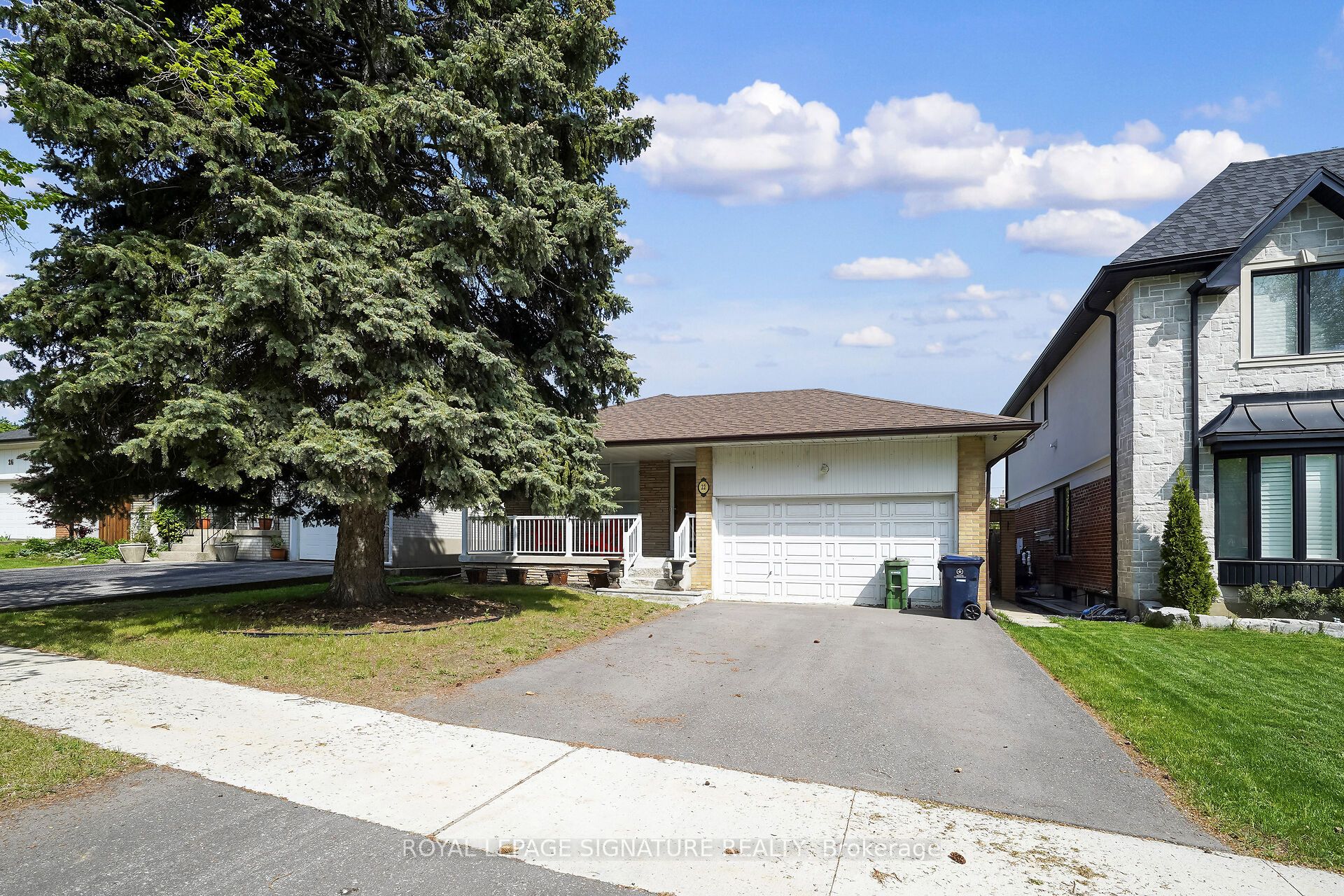 For Sale: 22 Hamptonbrook Drive, Toronto W09, ON M9P 1A1, Toronto W09, ON