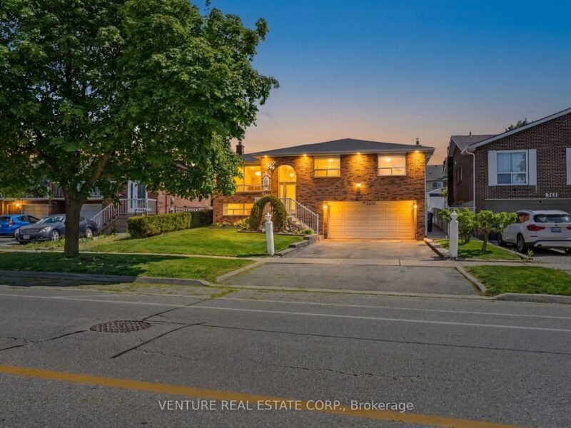For Sale: 346 N Centre Street N, Brampton, ON L6V 3B5, Brampton, ON