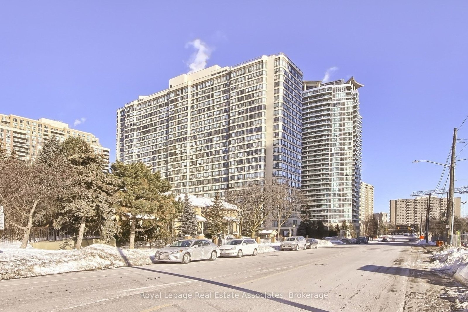 For Sale: 55 Elm Drive W 511, Mississauga, ON L5B 3Z3, Mississauga, ON