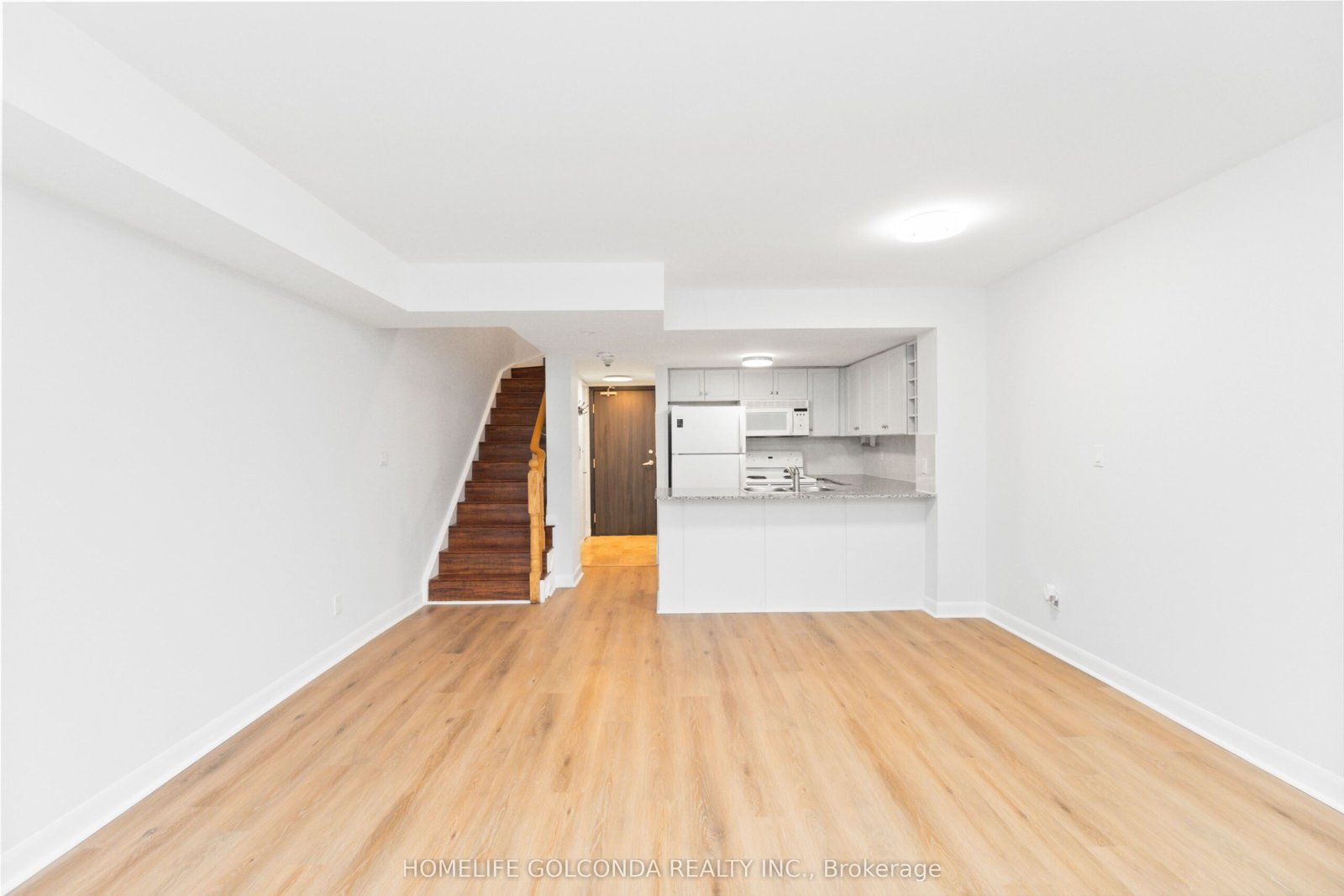 For Lease: 210 Victoria Street 1809, Toronto, ON M5B 2R3, Toronto C08, ON