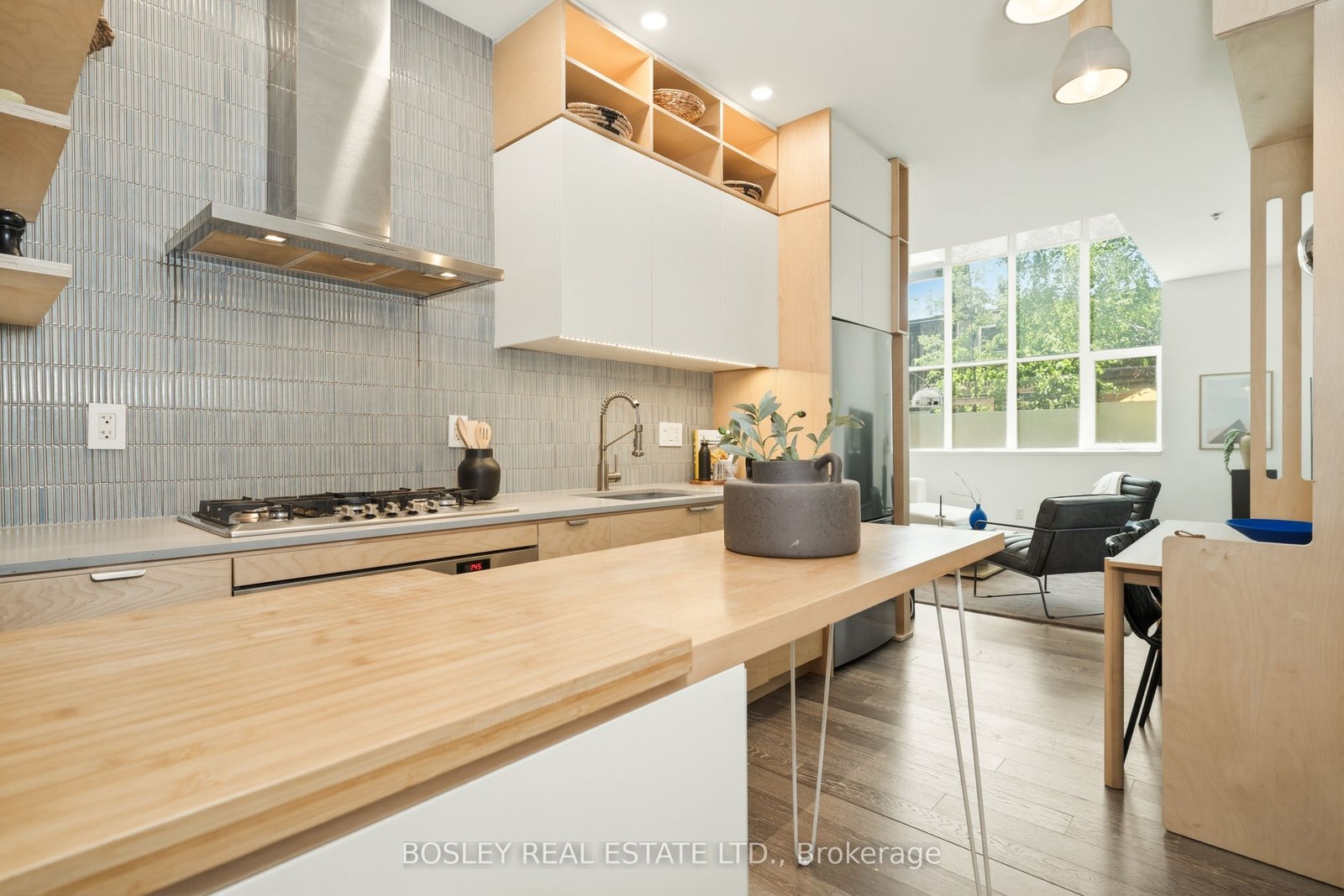 For Lease: 510 King Street E 109, Toronto, ON M5A 0E5, Toronto C08, ON