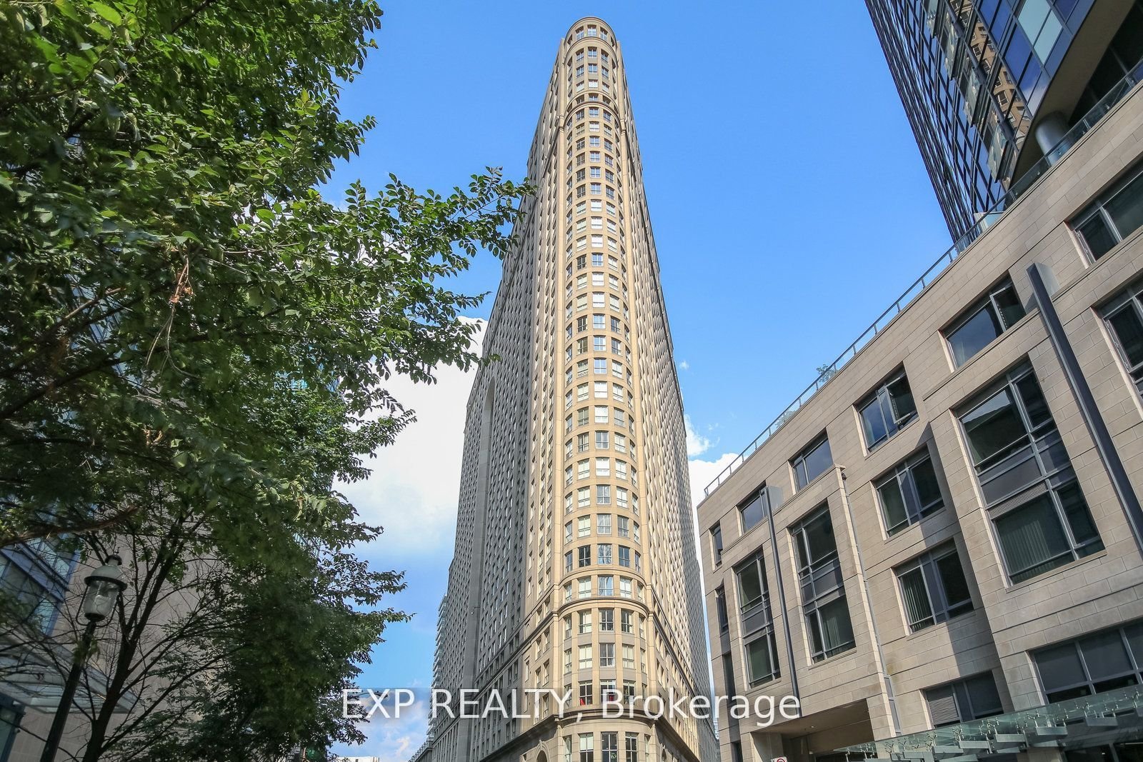 For Sale: 25 The Esplanade N/A 808, Toronto, ON M5E 1W5, Toronto C08, ON