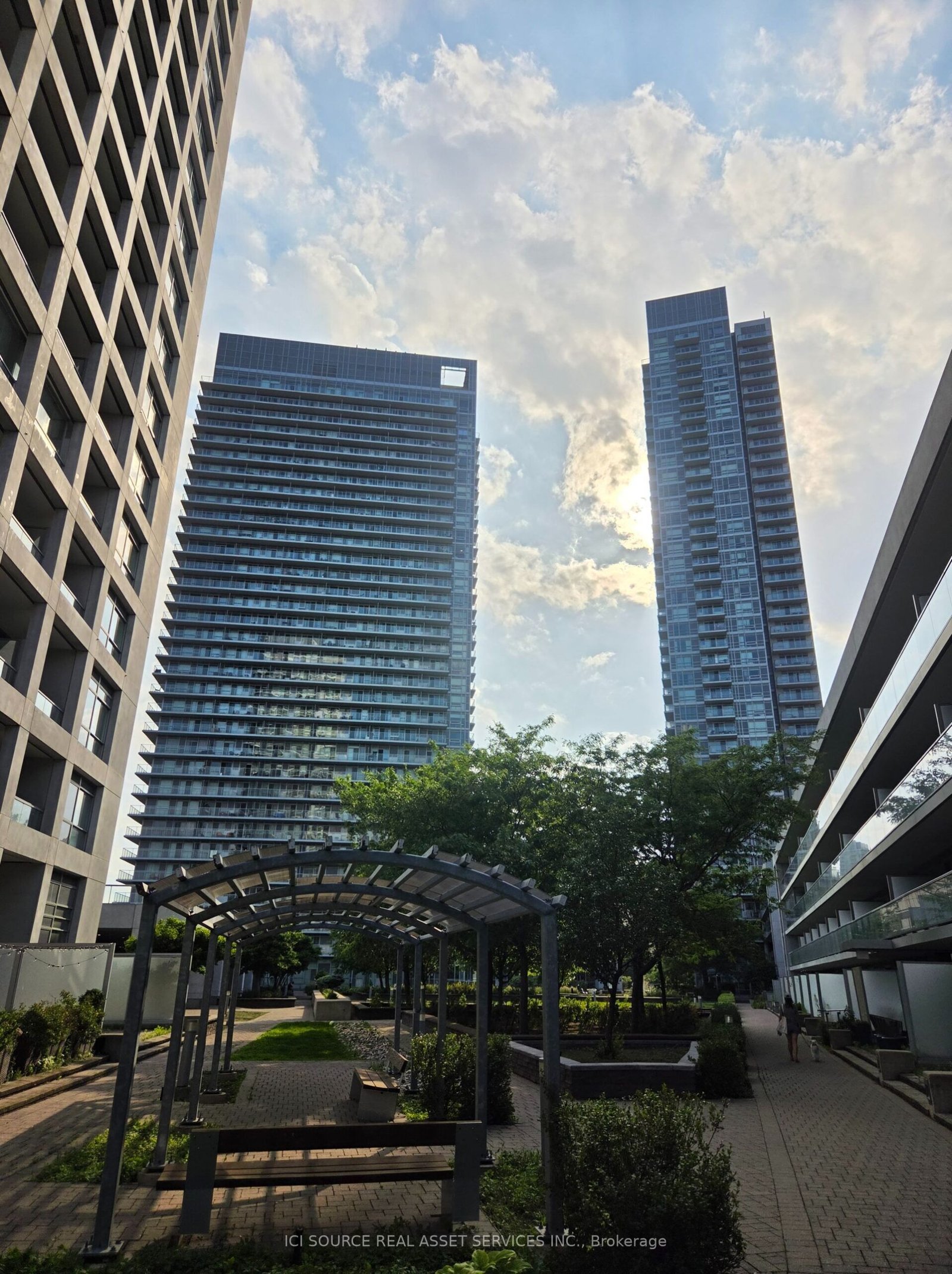 For Sale: 2035 Sheppard Avenue E 221, Toronto, ON M2J 0A8, Toronto C15, ON