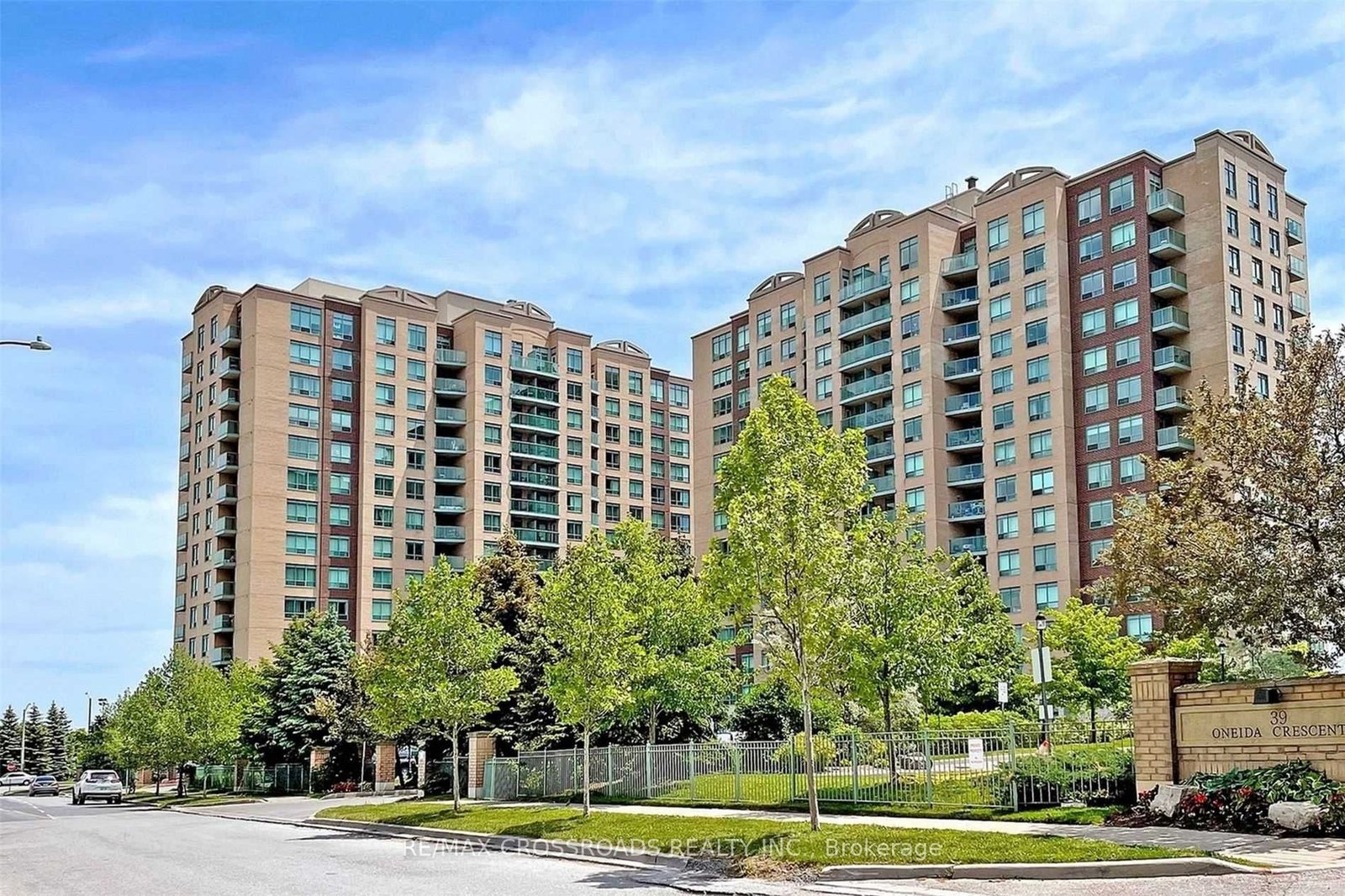 For Lease: 23 Oneida Crescent 801, Richmond Hill, ON L4B 0A2, Richmond Hill, ON