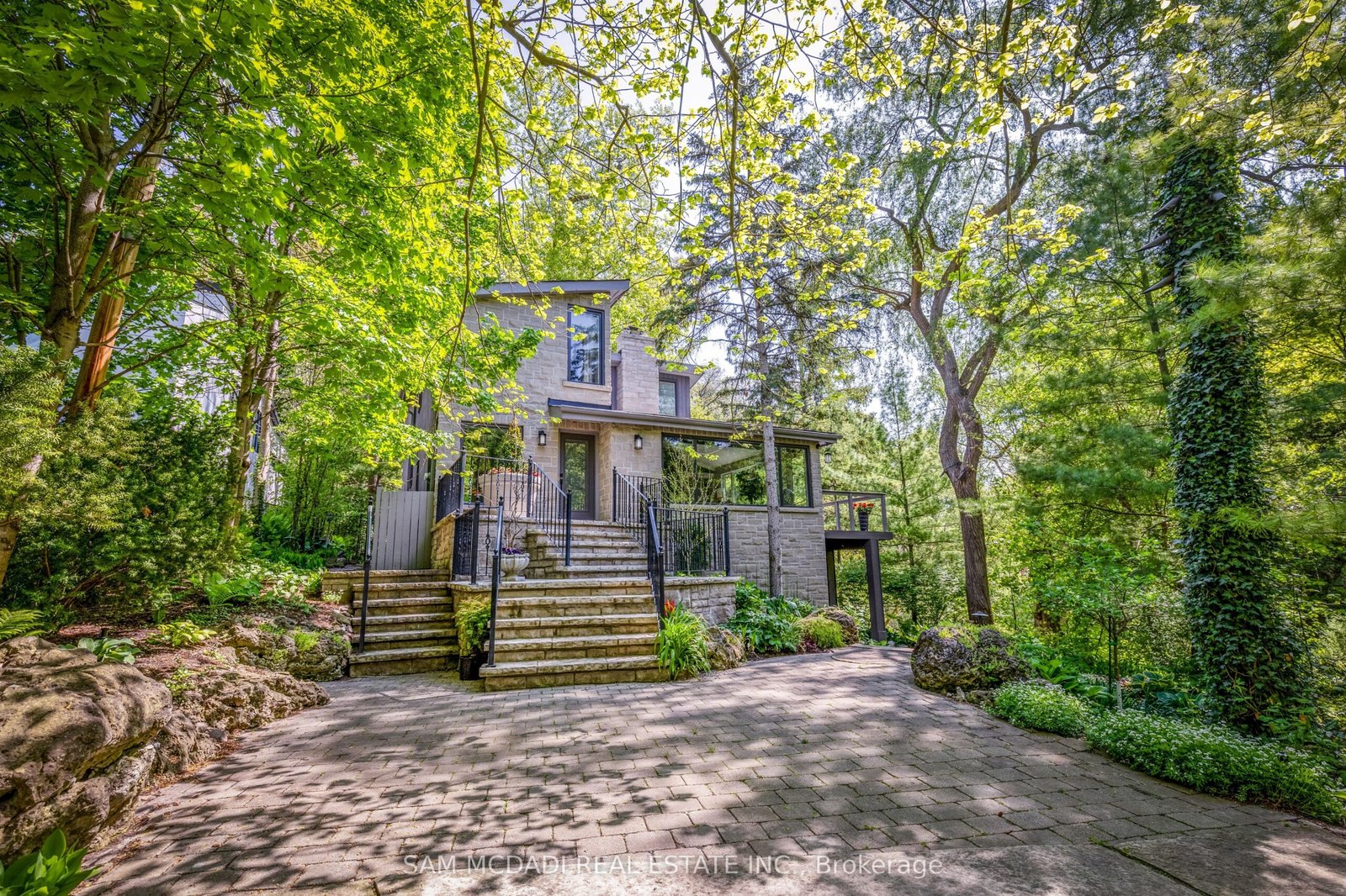 For Sale: 1273 Queen Victoria Avenue, Mississauga, ON L5H 3H2, Mississauga, ON