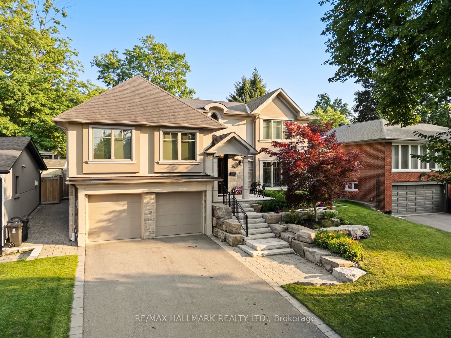 For Sale: 25 Queensborough Crescent, Toronto, ON M9R 1A1, Toronto W09, ON