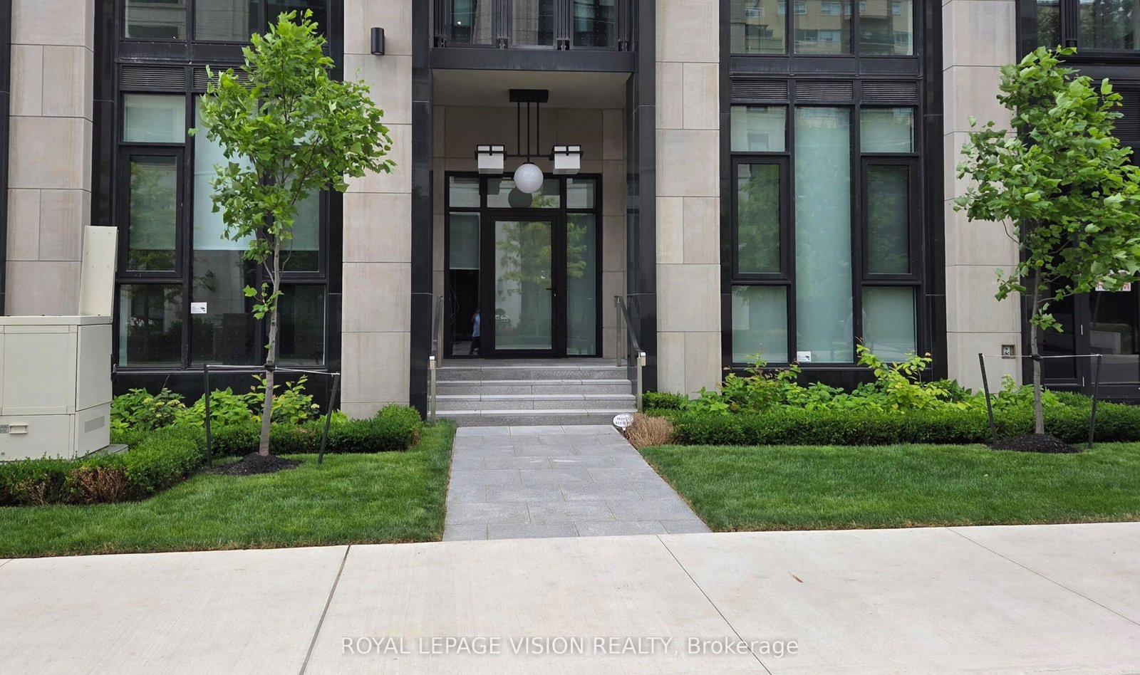For Sale: 2 Forest Hill Road 101, Toronto, ON M4V 2L3, Toronto C03, ON