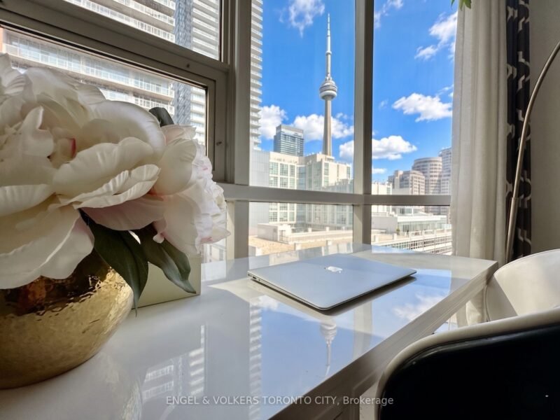 For Sale: 393 King Street W 706, Toronto, ON M5V 3G8, Toronto C01, ON