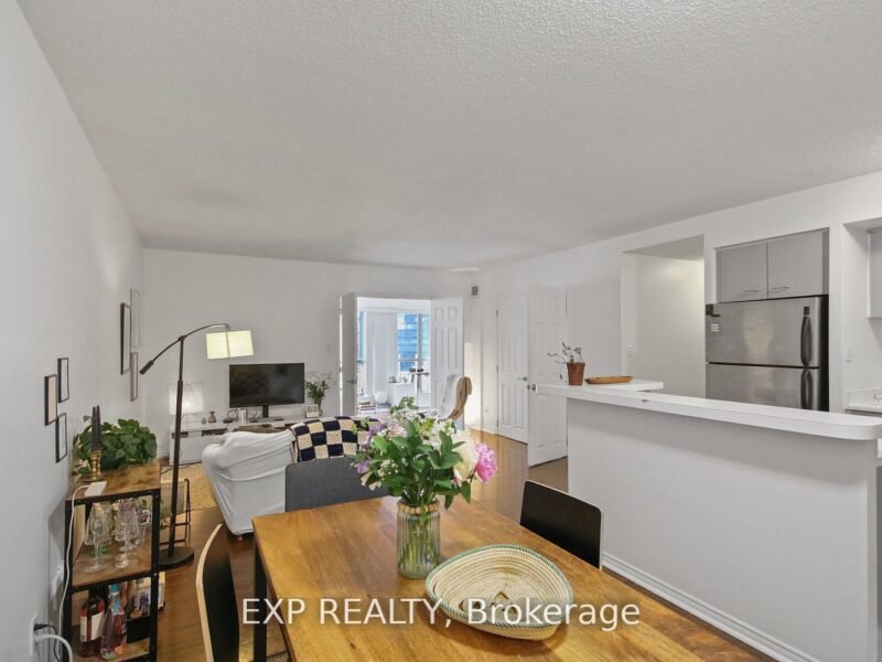 For Sale: 25 The Esplanade 808, Toronto, ON M5E 1W5, Toronto C08, ON