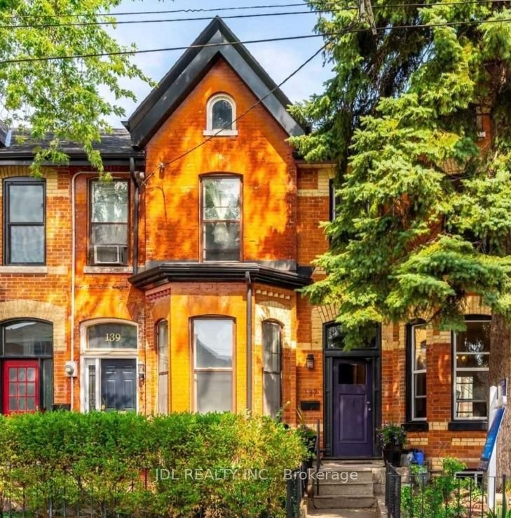 For Lease: 137 Denison Ave Avenue Suite A 2nd Floor, Toronto, ON M5T 2N2, Toronto C01, ON