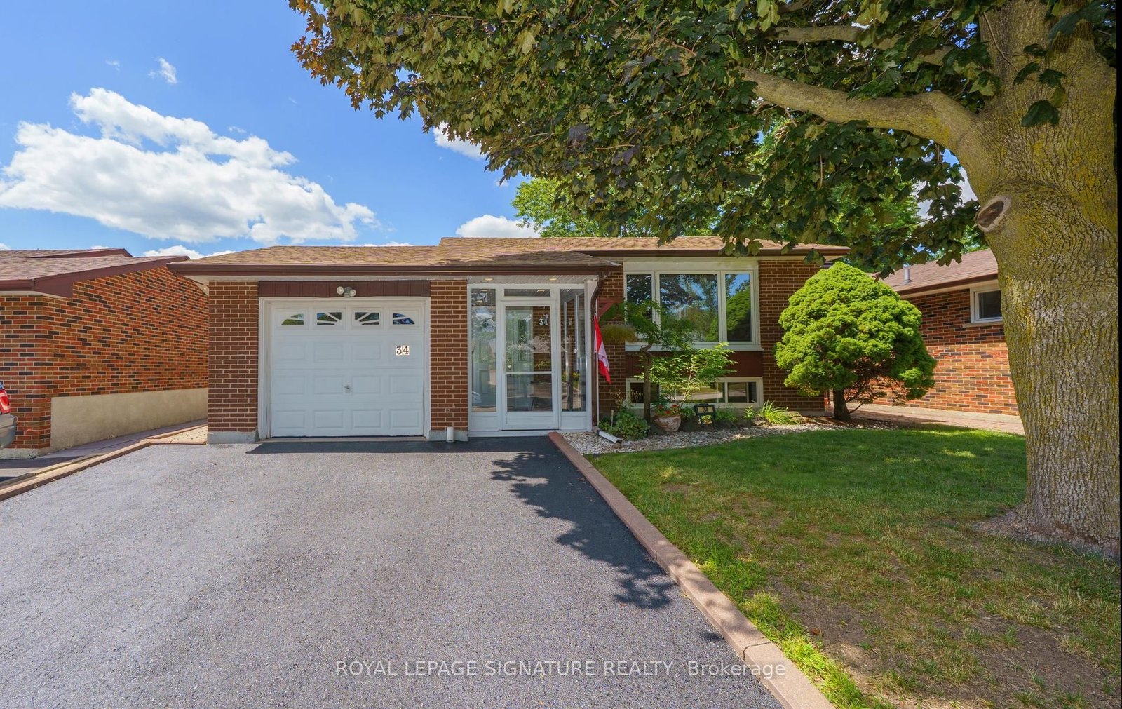 For Sale: 34 Rainier Square, Toronto, ON M1T 2Z9, Toronto E05, ON