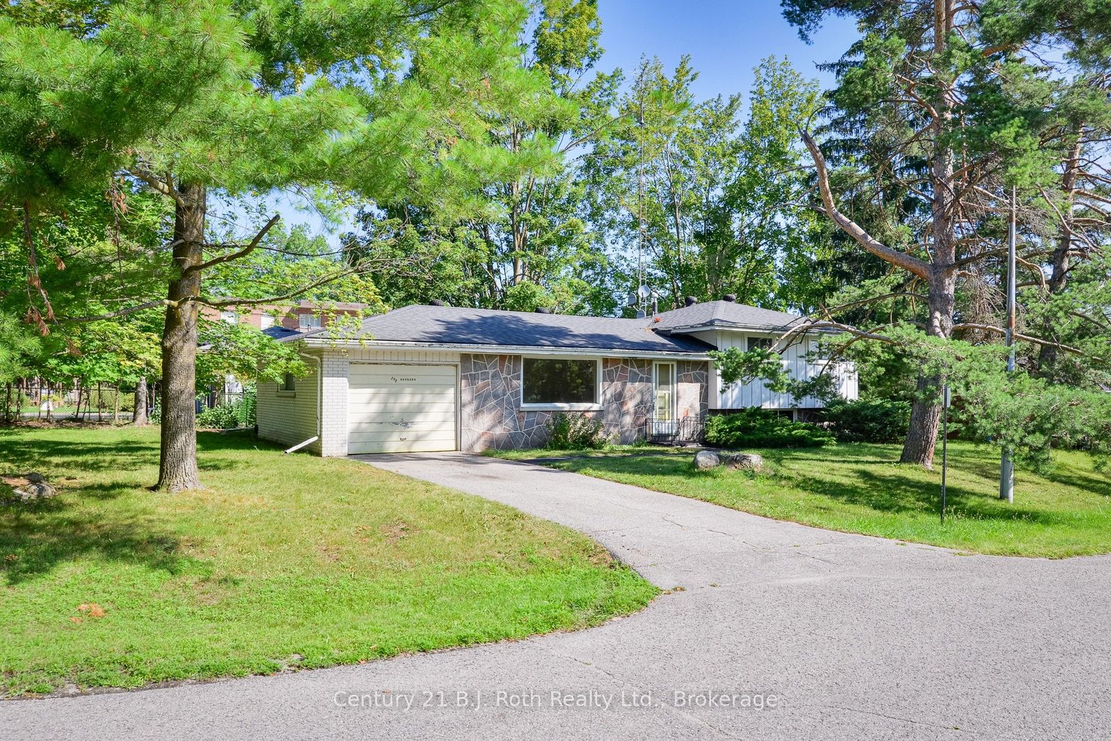 For Sale: 398 Old Muskoka Road, Orillia, ON L3V 4G7, Orillia, ON