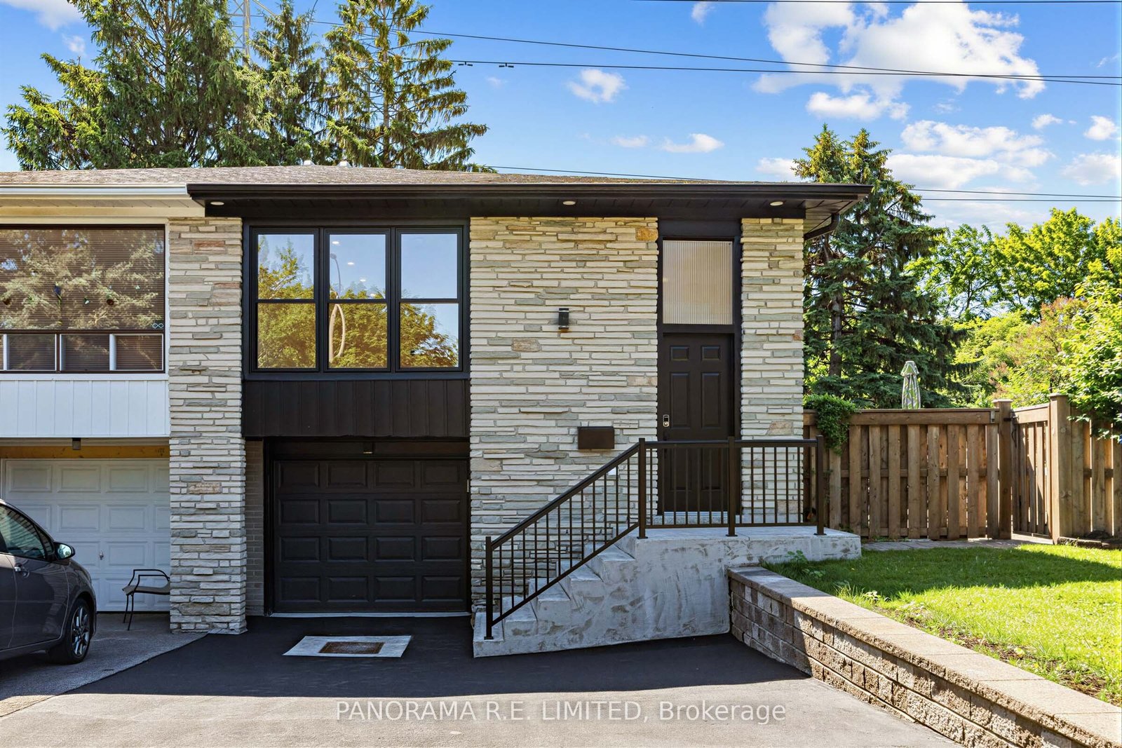 For Lease: 606 Abana Road Lower, Mississauga, ON L5A 1H4, Mississauga, ON
