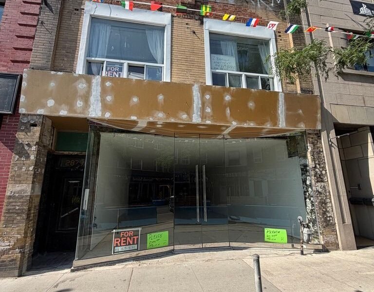 For Lease: 2878 Dundas Street W 1, Toronto, ON M6P 1Y8, Toronto W02, ON