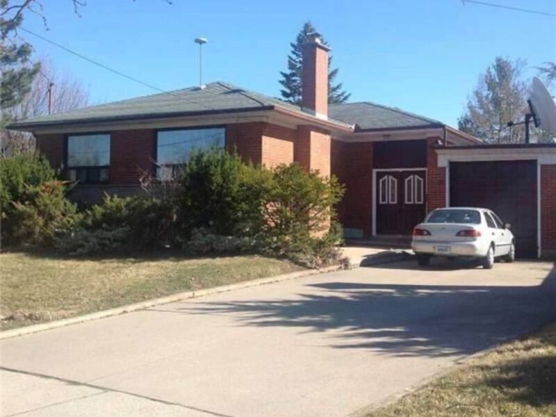 For Lease: 430 Wildwood Drive, Oakville, ON L6K 1T7, Oakville, ON
