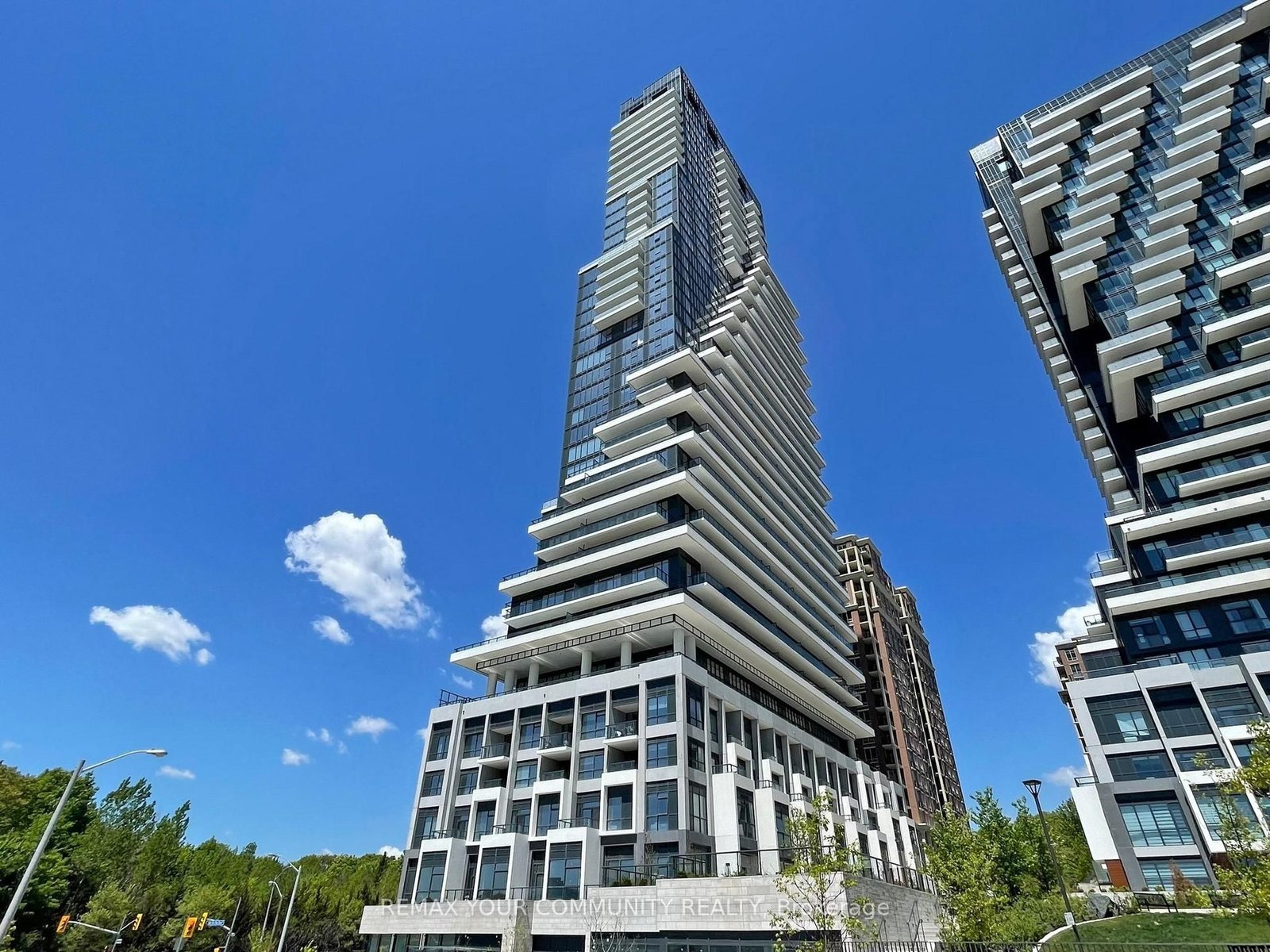 For Sale: 10 Inn On The Park Drive 110, Toronto, ON M3C 0P9, Toronto C13, ON