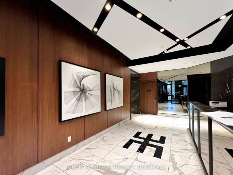 For Sale: 327 King Street 2301, Toronto, ON M5V 1J5, Toronto C01, ON