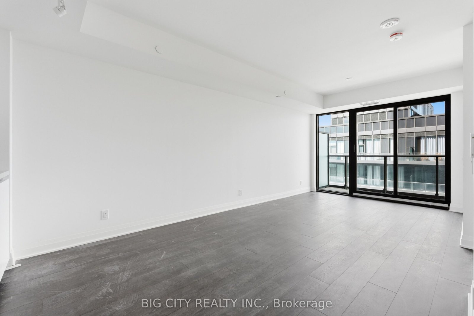 For Lease: 25 Frederick Todd Way 2206, Toronto, ON M4G 0C9, Toronto C11, ON