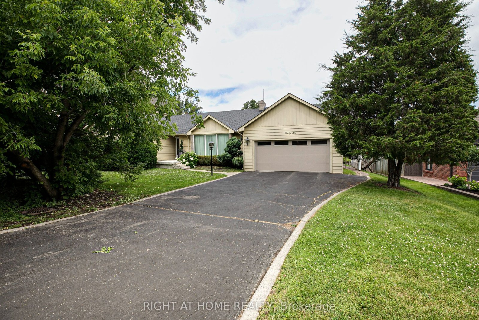 For Sale: 46 Roosevelt Drive, Richmond Hill, ON L4C 6V4, Richmond Hill, ON