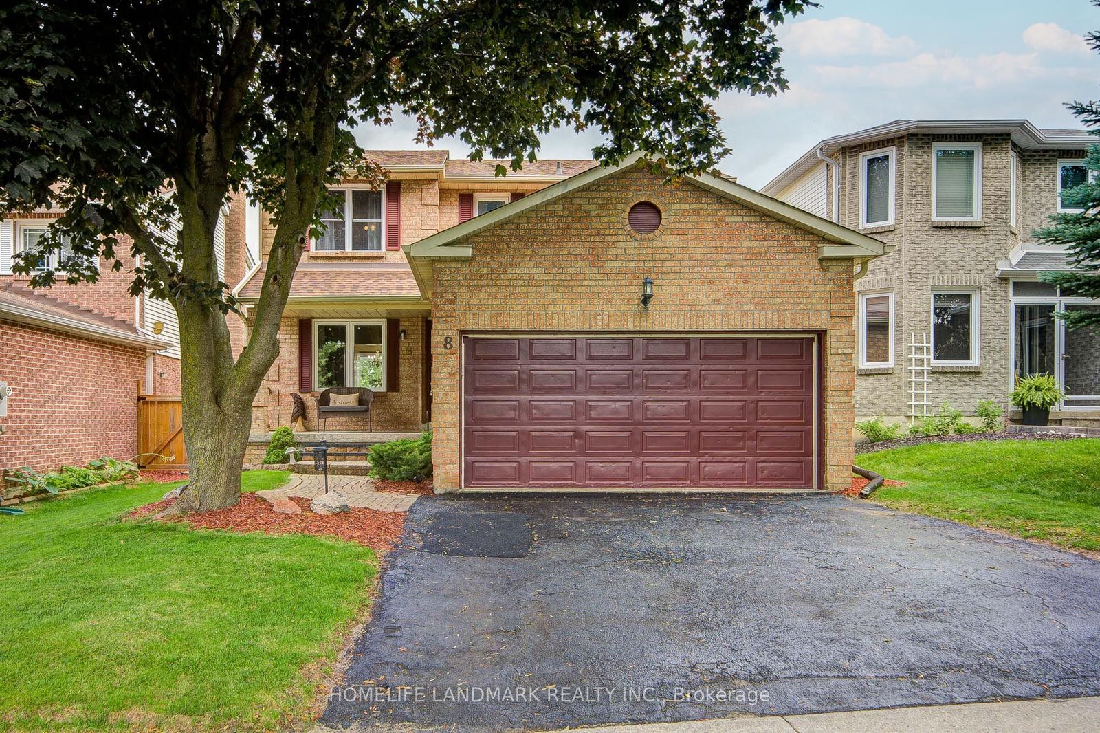 For Sale: 8 Closs Square, Aurora, ON L4G 5H7, Aurora, ON