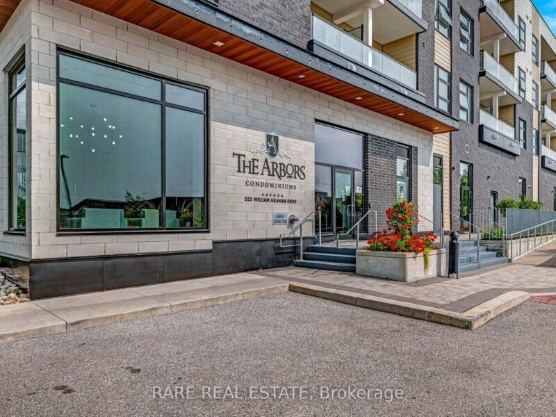 For Sale: 555 William Graham Drive 115, Aurora, ON L4G 7C4, Aurora, ON