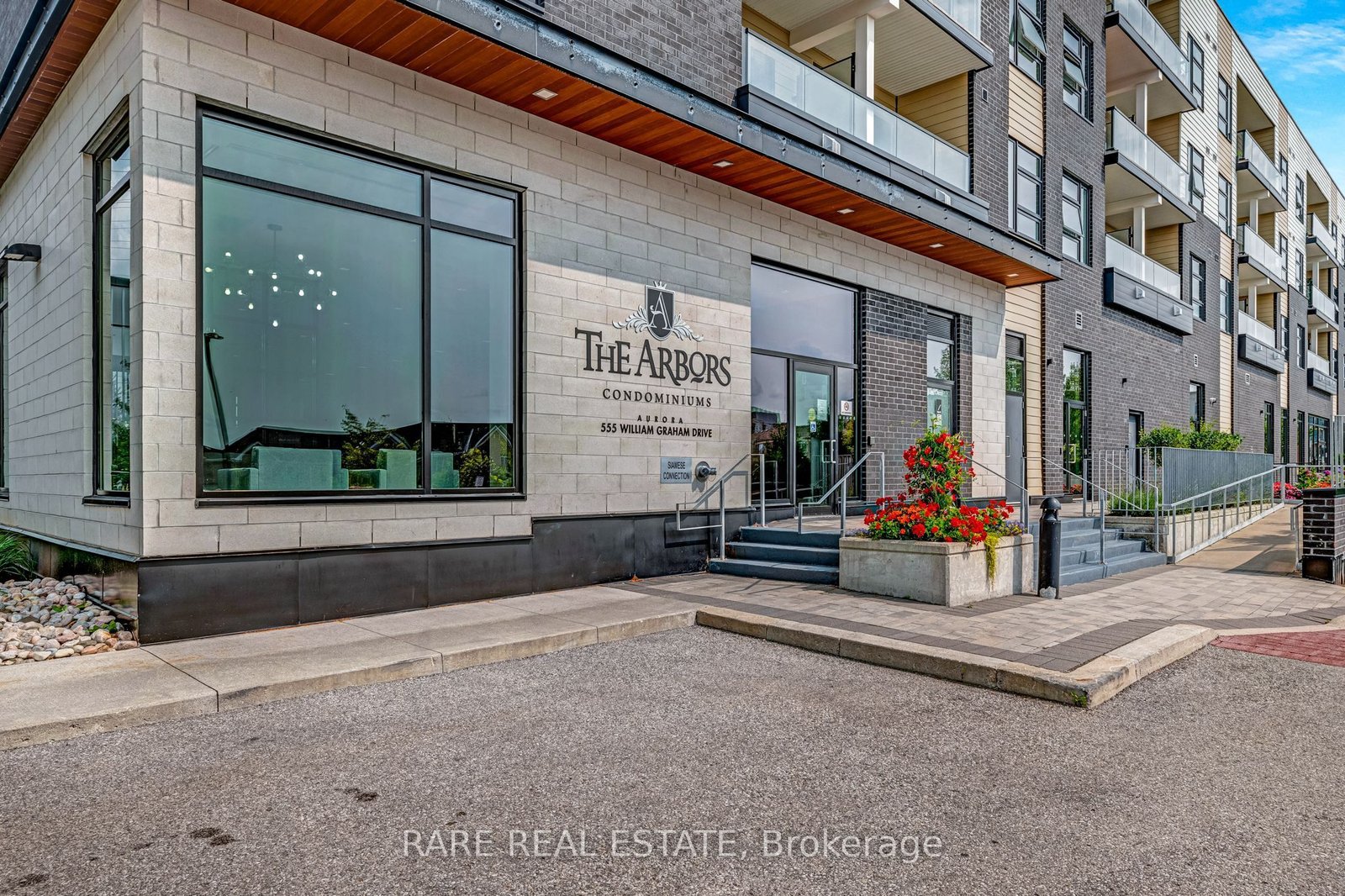 For Sale: 555 William Graham Drive 115, Aurora, ON L4G 7C4, Aurora, ON