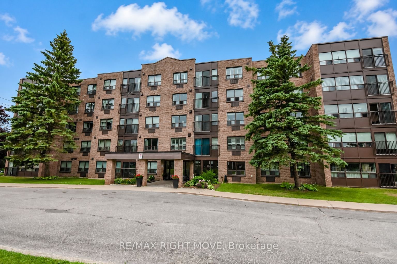 For Sale: 54 Fittons Road W 306, Orillia, ON L3V 3T9, Orillia, ON